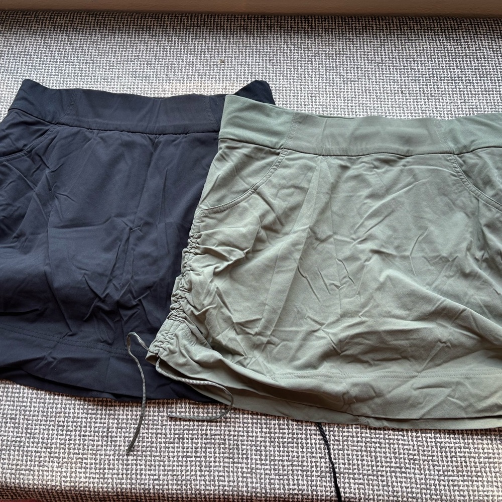 Columbia Women's Black and Olive Skorts